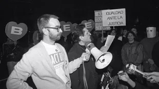 Carlos Jáuregui, priemr presidente de la CHA: "En una sociedad que nos educa para la vergüenza, el orgullo es una respuesta política"